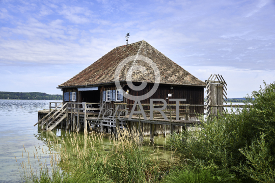 Ansicht am Ammersee: Bootshütte.