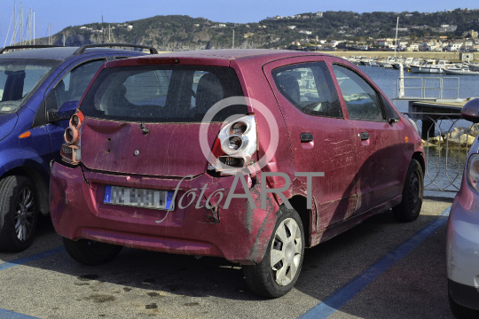 Autos auf Ischia