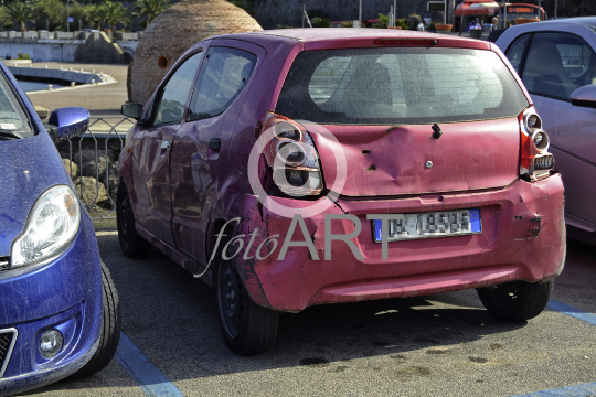 Autos auf Ischia