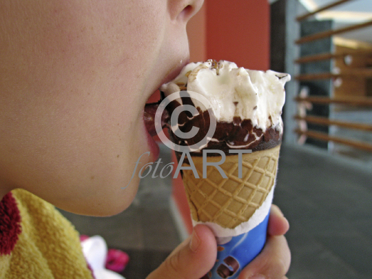 Eis schlecken