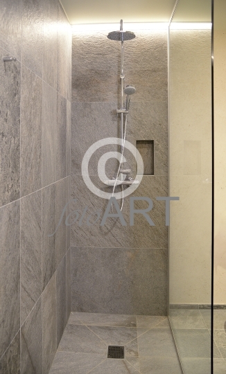 Hotelzimmer – Dusche