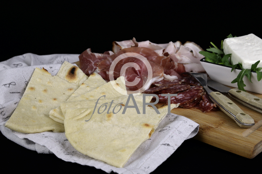 Kalte Platte mit Piadina