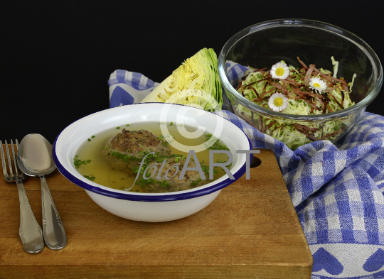 Leberknödelsuppe