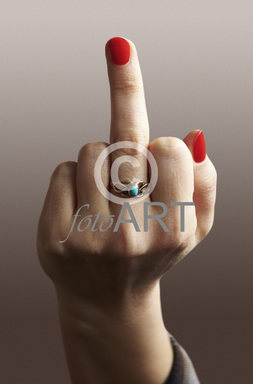 Mittelfinger zeigen