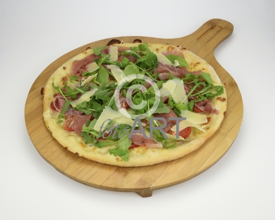 Pizza mit Rohschinken