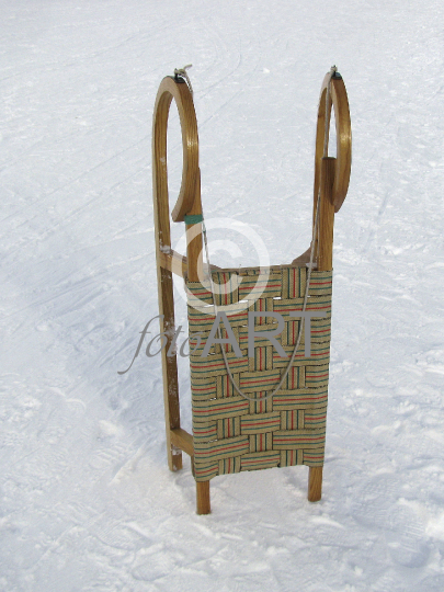 Rodel im Schnee