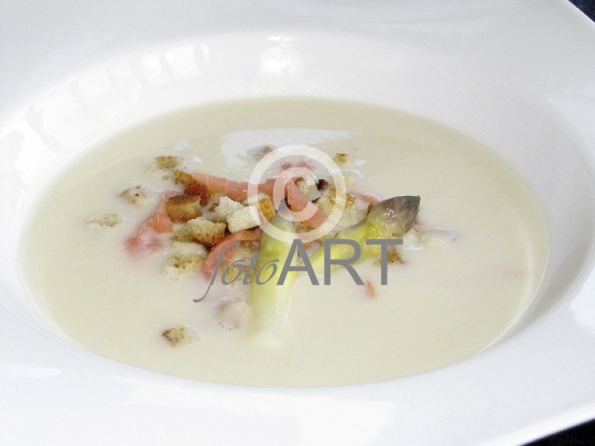 Spargelcremesuppe