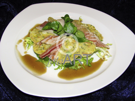 Speck-Knödel-Salat