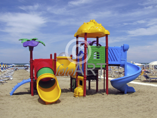 Spielgerät, Spielplatz