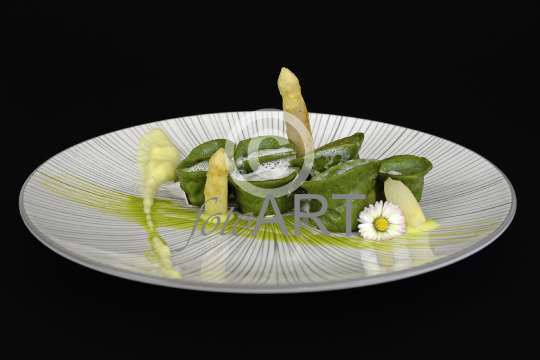 Tortelloni mit Spargelfülle